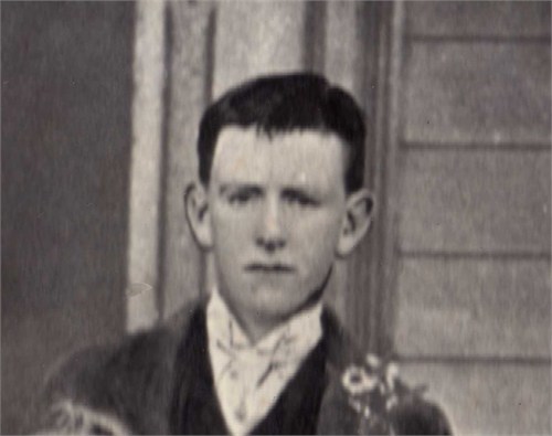 Photo of photos/Donald McLennan bn 1878 Victoria